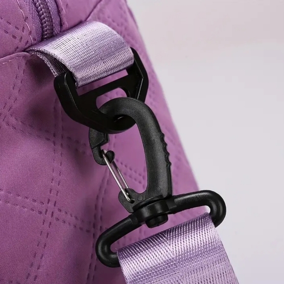 Pink‎ Quilted Duffel Women's Bag. - Picture 4 of 4